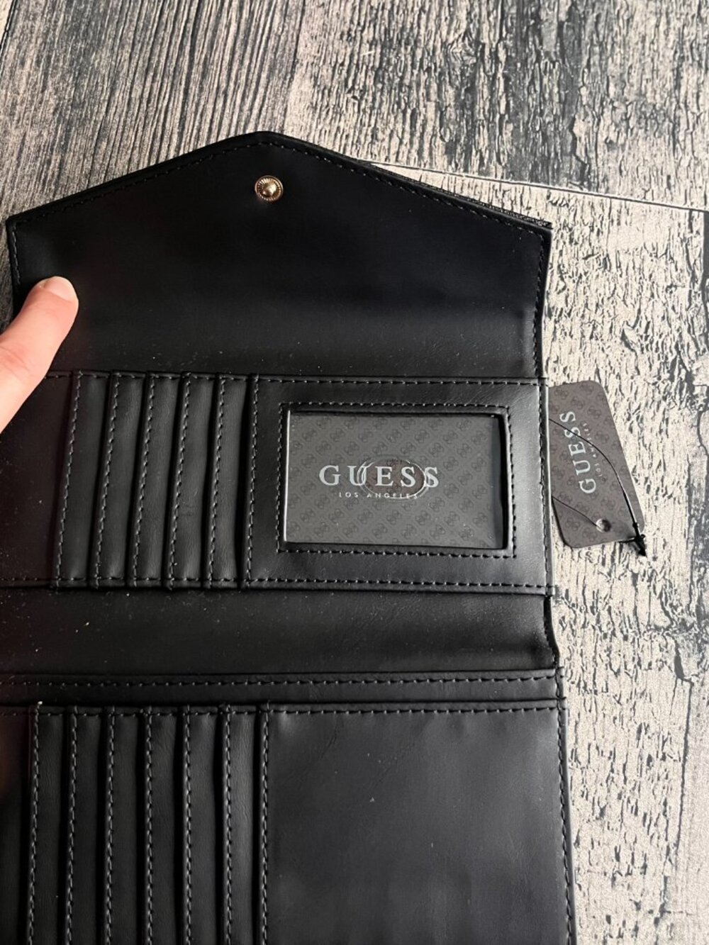 Guess wallet - Picture 2 of 6